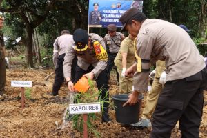 Polres sanggau luncurkan proyek Pekarangan pangan Bergizi (PPB) Di desa Thang Raya Kecamatan Beduai.