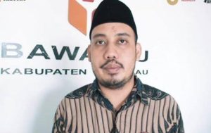 BAWASLU KABUPATEN SANGGAU,MENGHIMBAU PEMBERSIHAN ATK PASANGAN CALON BUPATI DAN WAKIL BUPATI DIMASA TENANG.