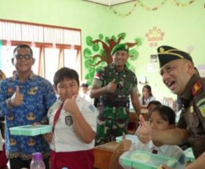 FORKOMPIMDA LAUNCHING MBB Bersama Bupati Makan Bergizi Dari 2389